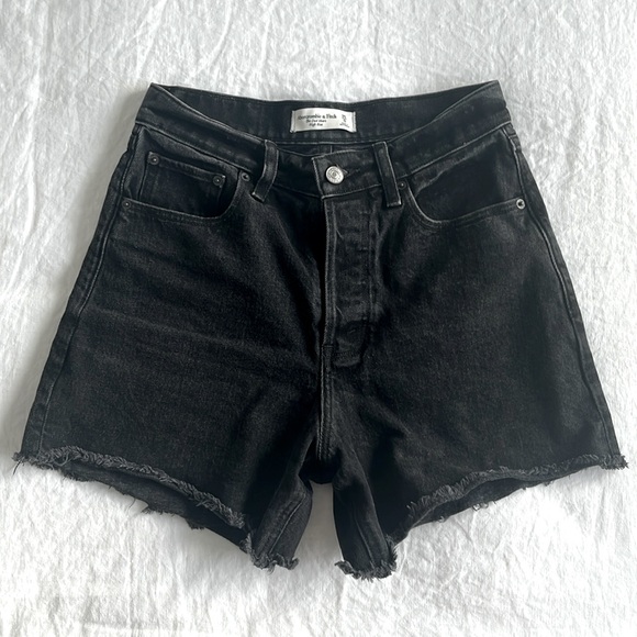 Abercrombie High Rise Dad Short - Picture 1 of 3